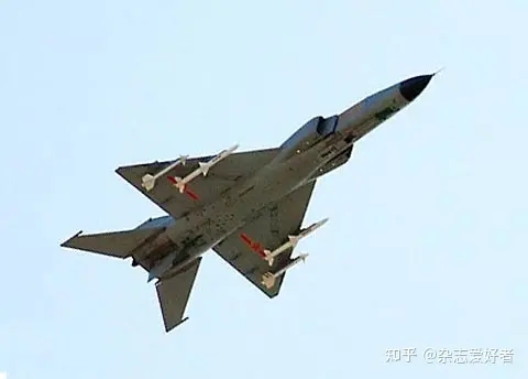 歼10已开始退役，为何歼8还能继续服役？—美国退役飞机公司