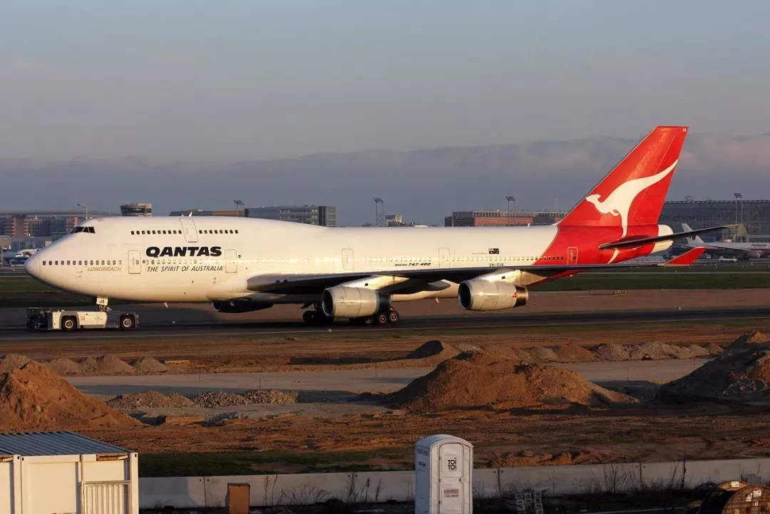 民航客机不经空中加油能飞多久？一架747飞了20小时才降落—美国退役飞机公司