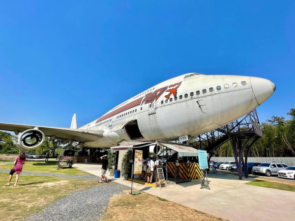 咖啡馆-美国退役飞机公司